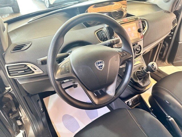 LANCIA Ypsilon 3ª serie Ypsilon 1.0 FireFly 5 porte S&S Hybrid Ecochic Gold