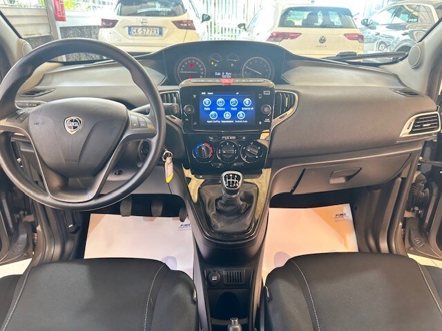 LANCIA Ypsilon 3ª serie Ypsilon 1.0 FireFly 5 porte S&S Hybrid Ecochic Gold