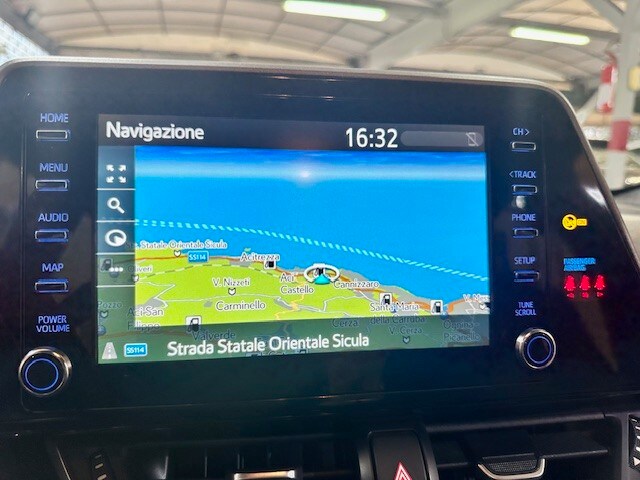 TOYOTA C-HR (2016-2023) C-HR 1.8 Hybrid E-CVT Business